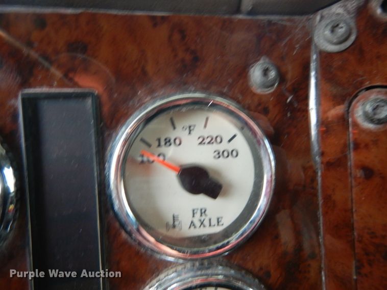 image for item DI5252 2005 International 9900i  semi truck