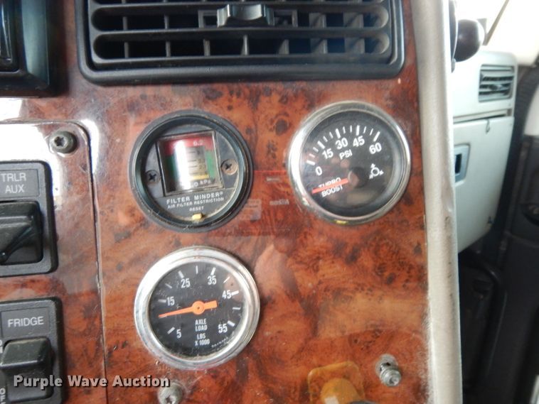 image for item DI5252 2005 International 9900i  semi truck