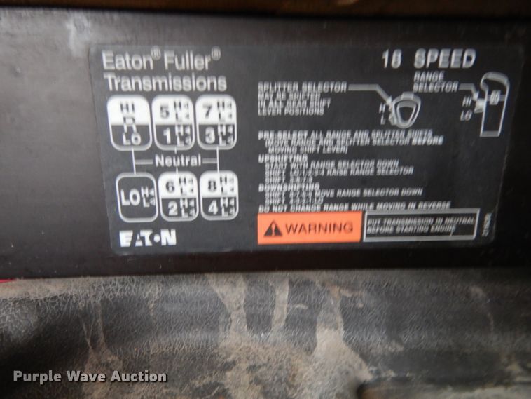 image for item DI5252 2005 International 9900i  semi truck