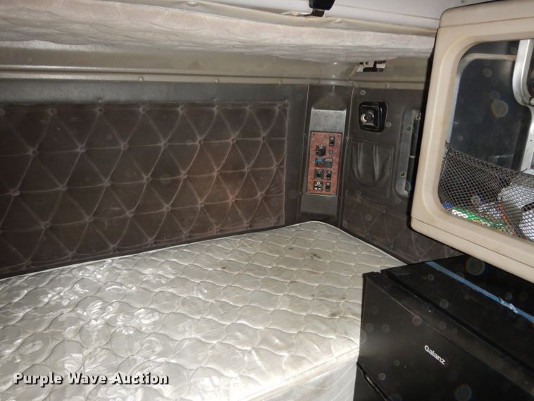 image for item DI5252 2005 International 9900i  semi truck