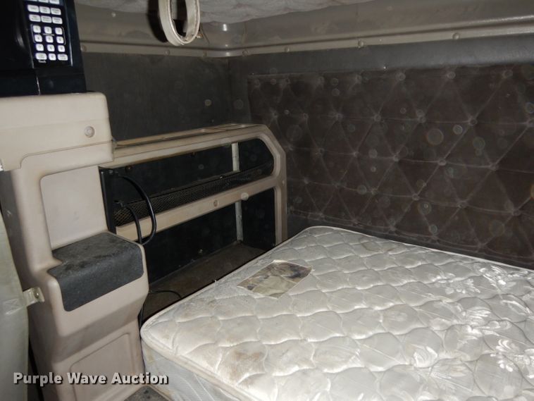 image for item DI5252 2005 International 9900i  semi truck