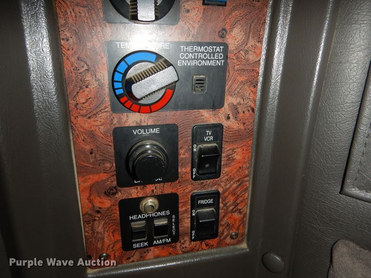 image for item DI5252 2005 International 9900i  semi truck