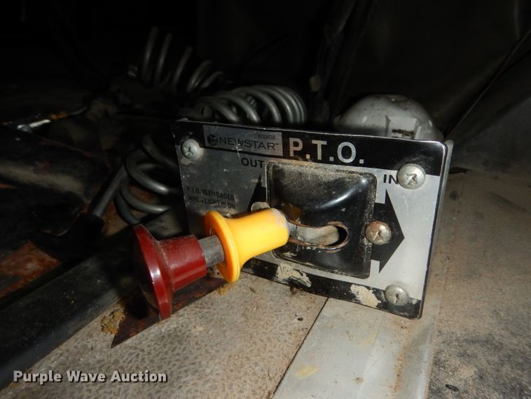 image for item DI5252 2005 International 9900i  semi truck