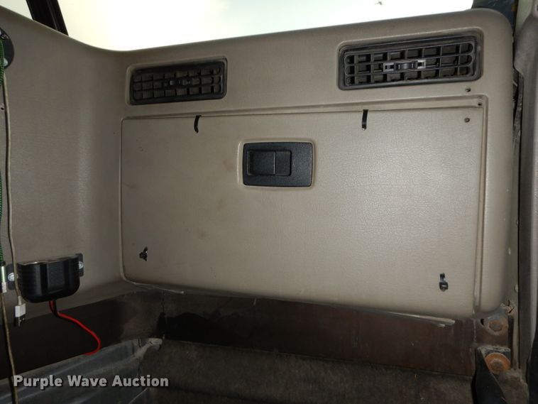 image for item DI5252 2005 International 9900i  semi truck