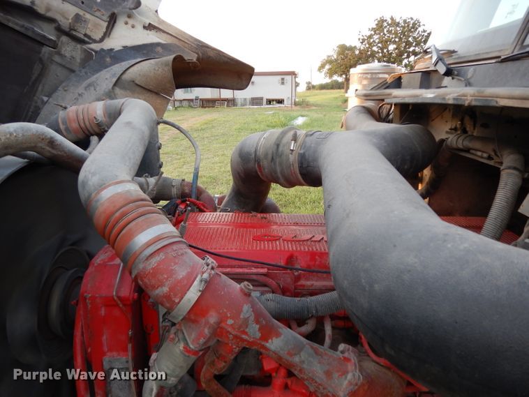 image for item DI5252 2005 International 9900i  semi truck