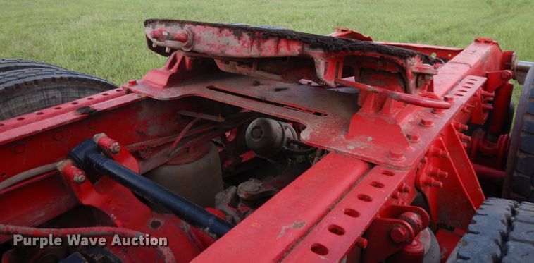 image for item DI5252 2005 International 9900i  semi truck