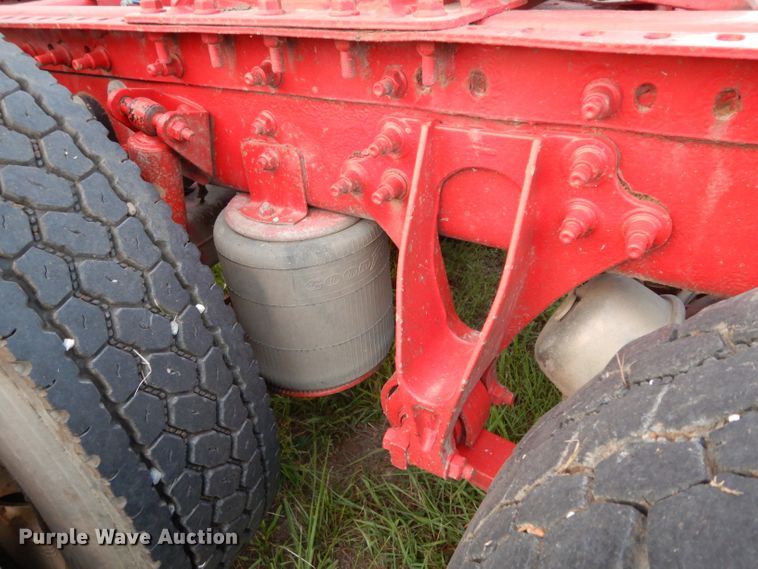 image for item DI5252 2005 International 9900i  semi truck