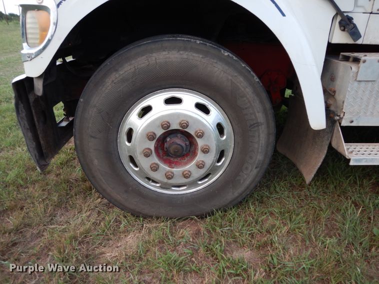 image for item DI5252 2005 International 9900i  semi truck