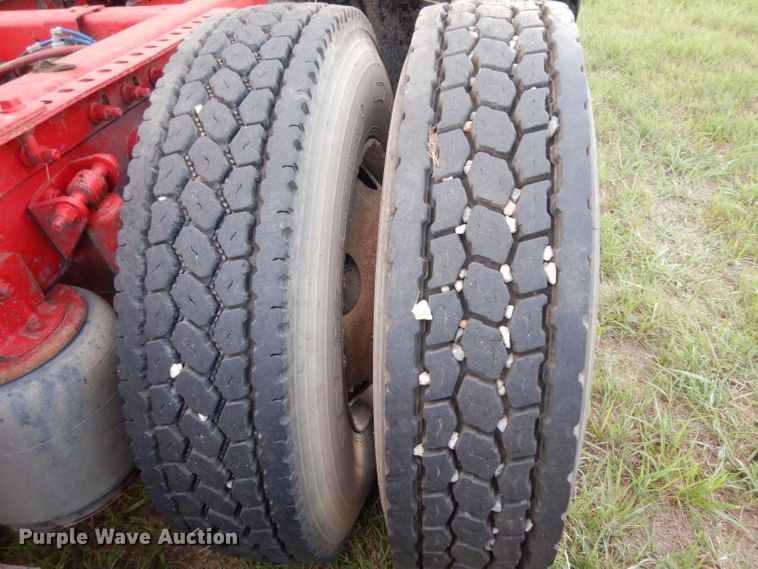 image for item DI5252 2005 International 9900i  semi truck