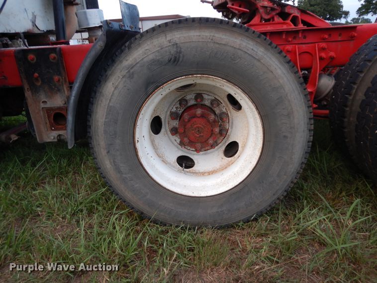 image for item DI5252 2005 International 9900i  semi truck