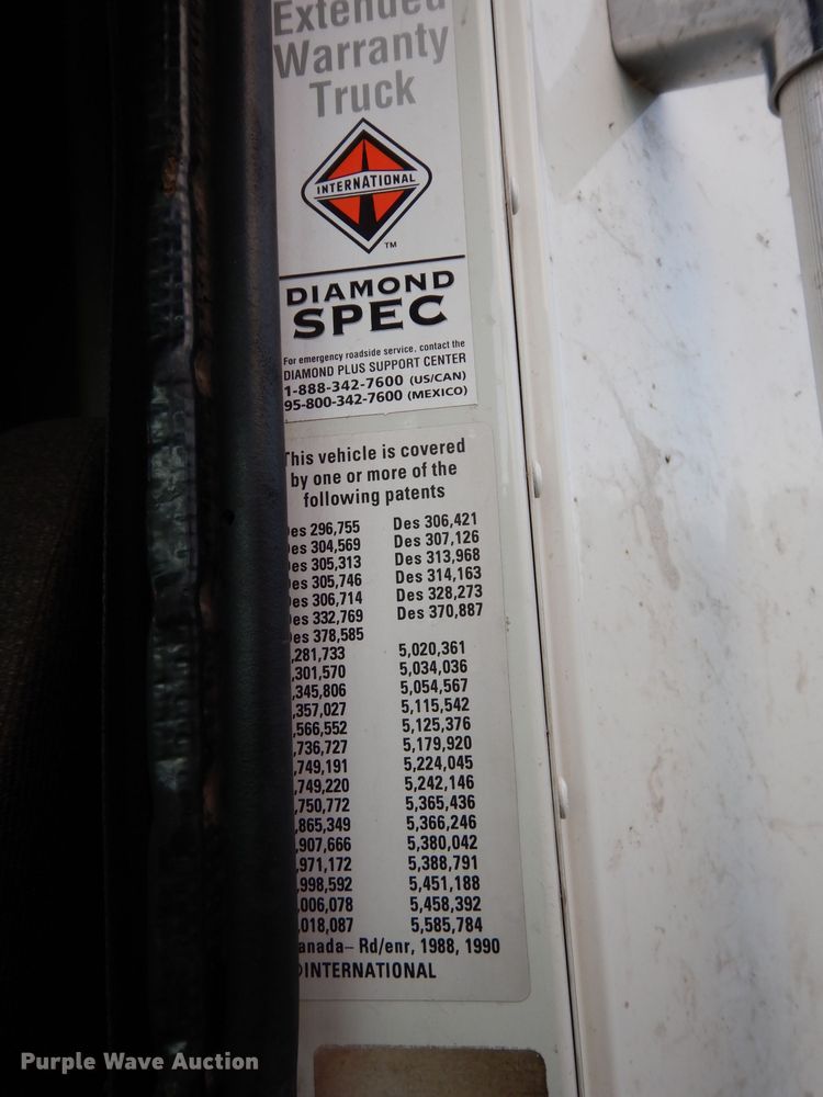 image for item DI5252 2005 International 9900i  semi truck