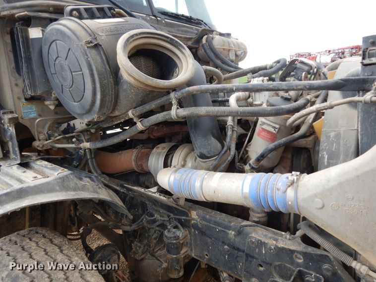 image for item DI5272 2007 Freightliner Columbia  semi truck