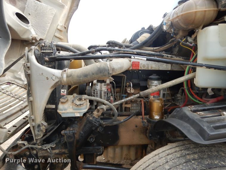 image for item DI5272 2007 Freightliner Columbia  semi truck