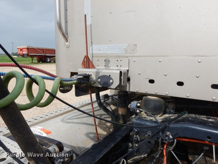 image for item DI5272 2007 Freightliner Columbia  semi truck