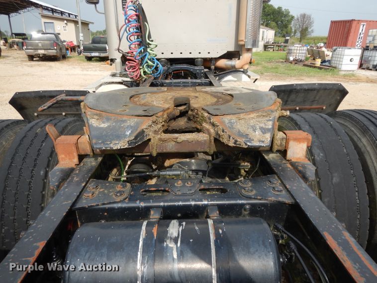 image for item DI5272 2007 Freightliner Columbia  semi truck