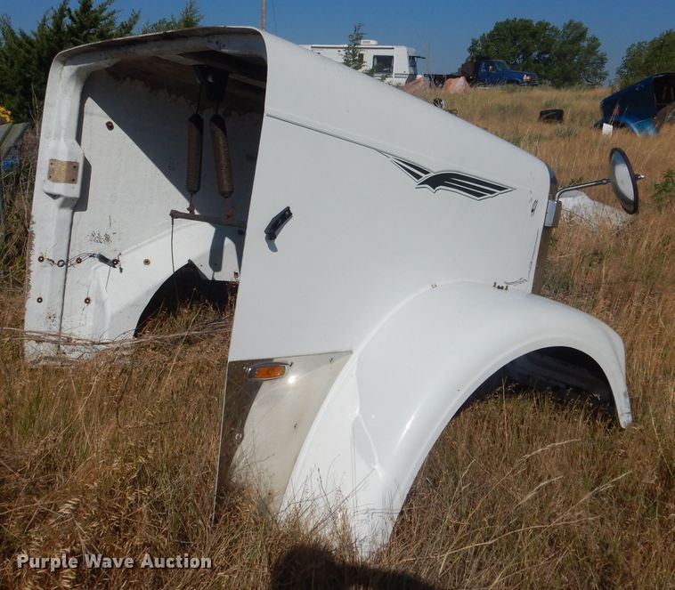 image for item FA9368 (2) Freightliner Classic hoods