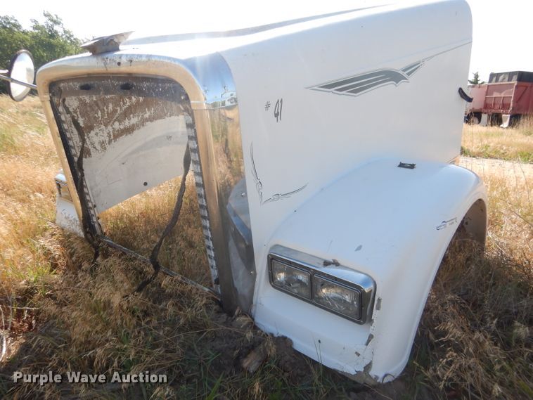 image for item FA9368 (2) Freightliner Classic hoods