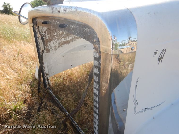 image for item FA9368 (2) Freightliner Classic hoods