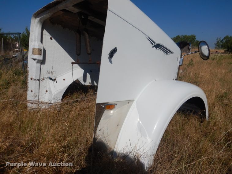 image for item FA9368 (2) Freightliner Classic hoods