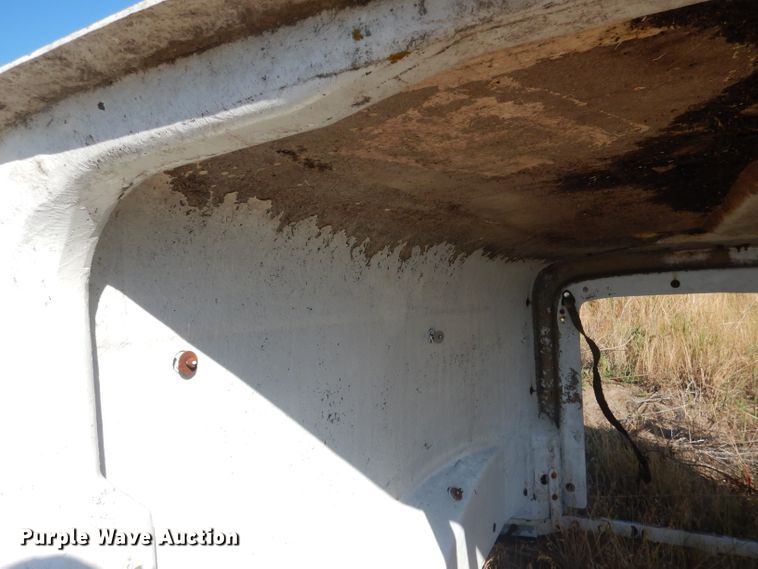 image for item FA9368 (2) Freightliner Classic hoods