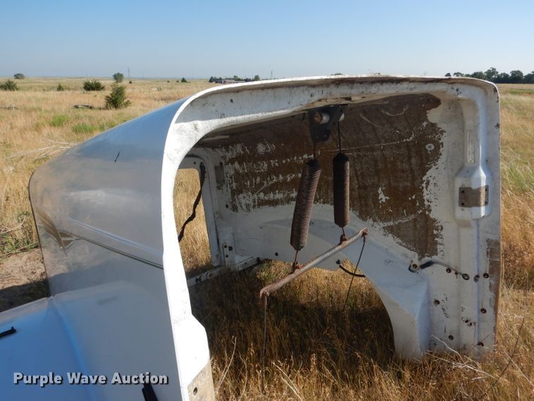 image for item FA9368 (2) Freightliner Classic hoods