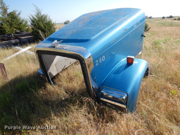 image for item FA9368 (2) Freightliner Classic hoods