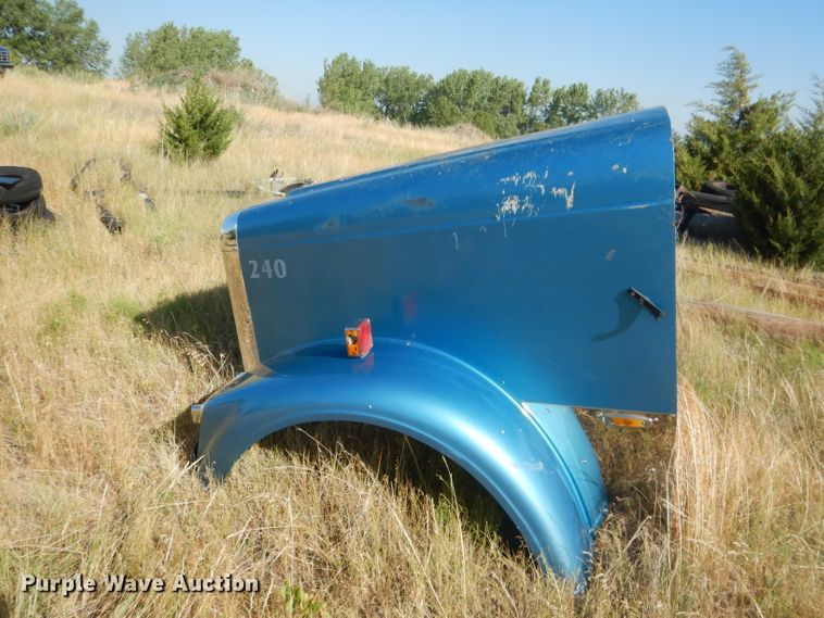 image for item FA9368 (2) Freightliner Classic hoods