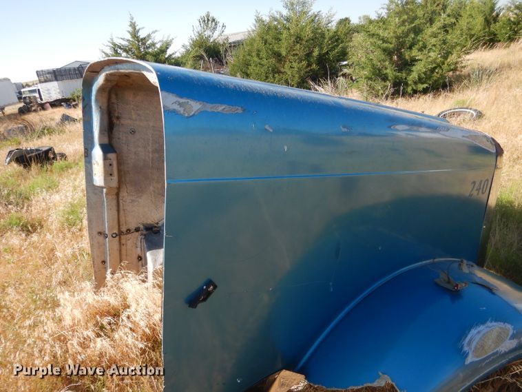 image for item FA9368 (2) Freightliner Classic hoods