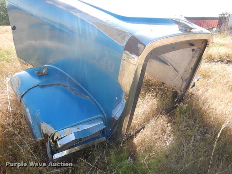 image for item FA9368 (2) Freightliner Classic hoods