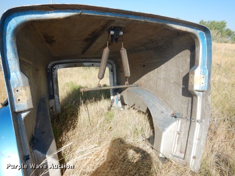 image for item FA9368 (2) Freightliner Classic hoods