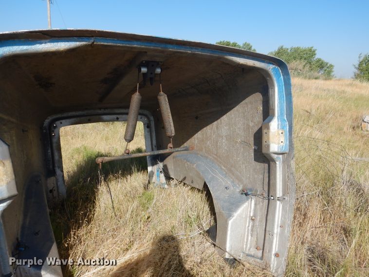 image for item FA9368 (2) Freightliner Classic hoods