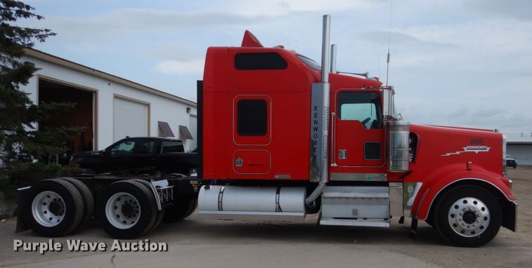 image for item FK9259 1999 Kenworth W900  semi truck