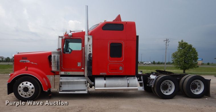 image for item FK9259 1999 Kenworth W900  semi truck