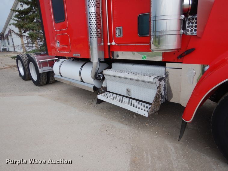 image for item FK9259 1999 Kenworth W900  semi truck