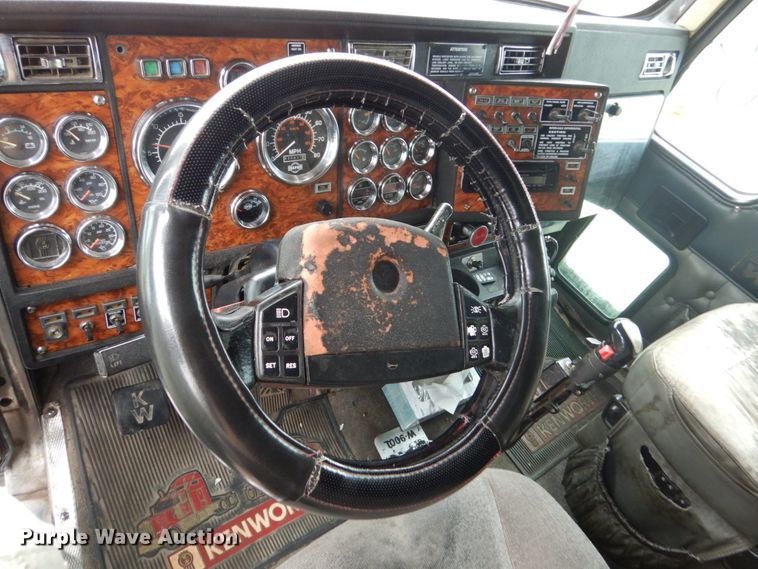 image for item FK9259 1999 Kenworth W900  semi truck