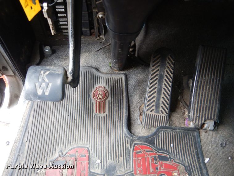 image for item FK9259 1999 Kenworth W900  semi truck