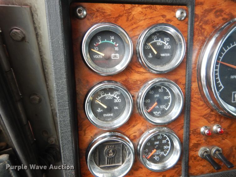 image for item FK9259 1999 Kenworth W900  semi truck