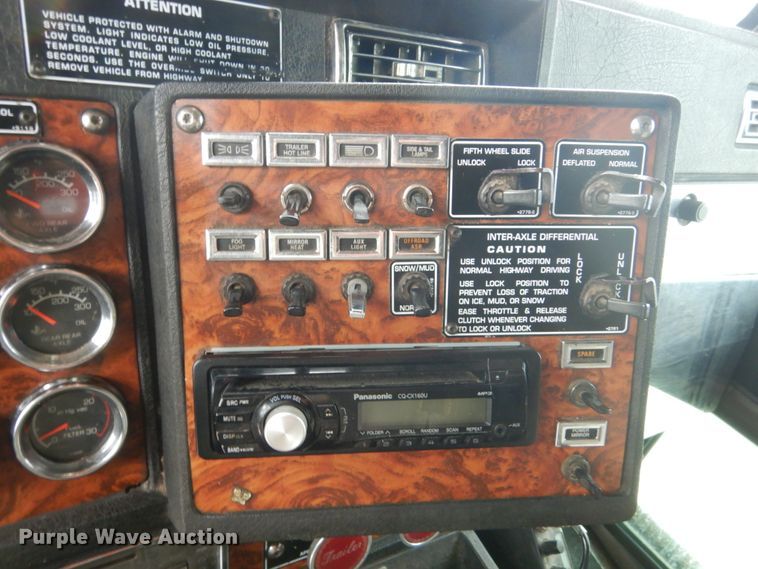 image for item FK9259 1999 Kenworth W900  semi truck