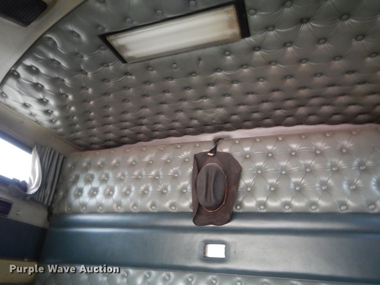 image for item FK9259 1999 Kenworth W900  semi truck