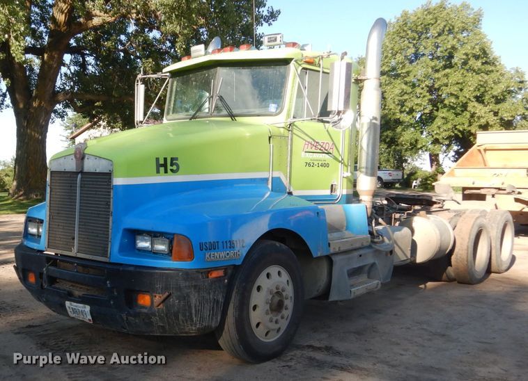 image for item FK9397 1988 Kenworth T600  semi truck