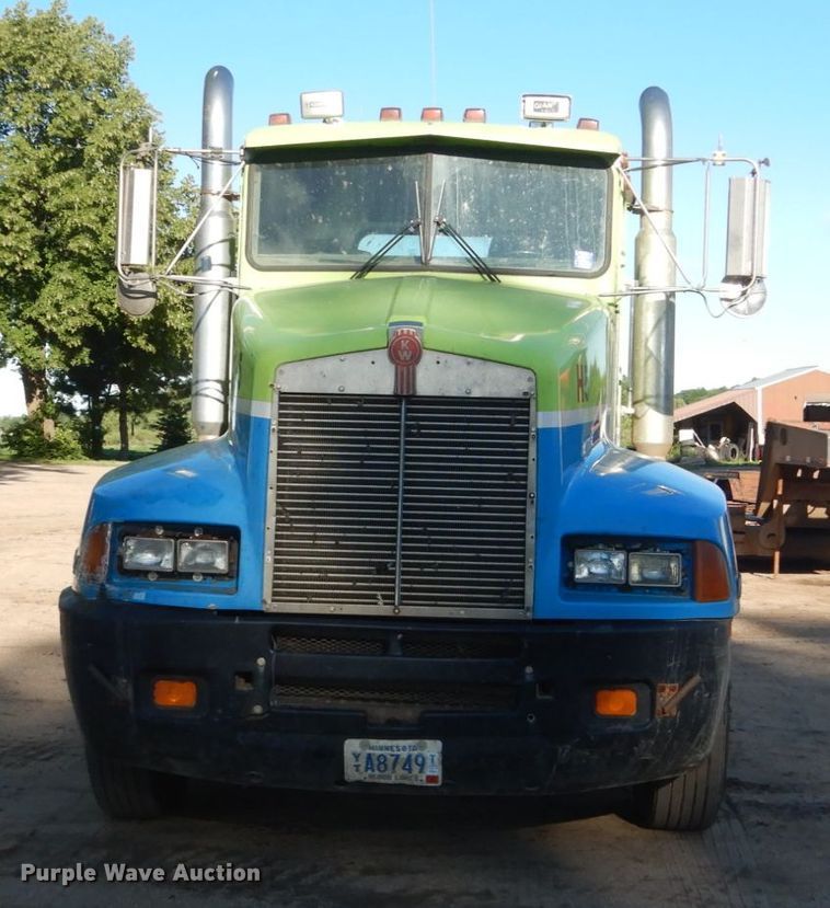 image for item FK9397 1988 Kenworth T600  semi truck