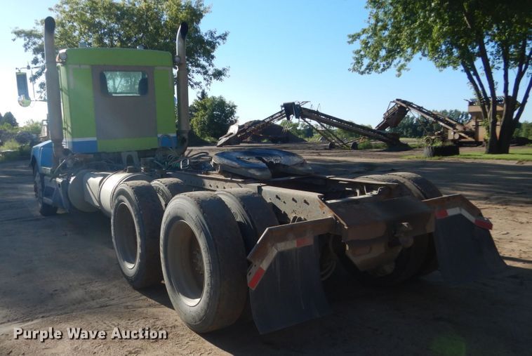 image for item FK9397 1988 Kenworth T600  semi truck