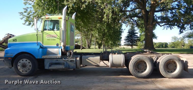 image for item FK9397 1988 Kenworth T600  semi truck