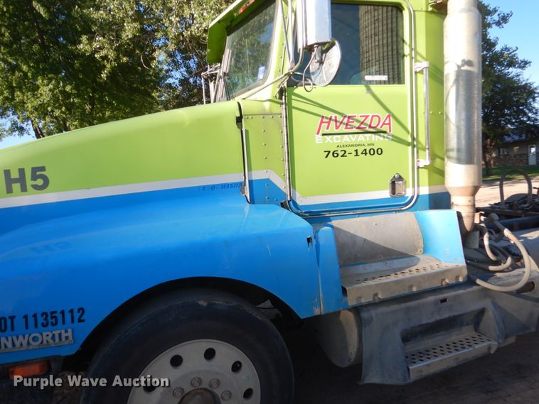 image for item FK9397 1988 Kenworth T600  semi truck