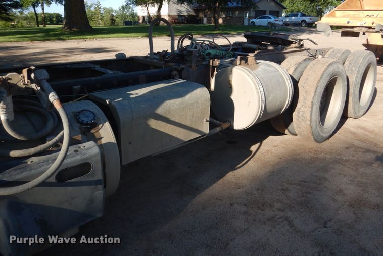 image for item FK9397 1988 Kenworth T600  semi truck