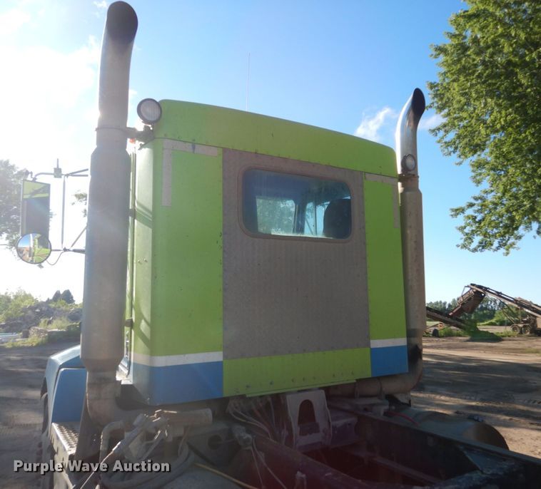 image for item FK9397 1988 Kenworth T600  semi truck