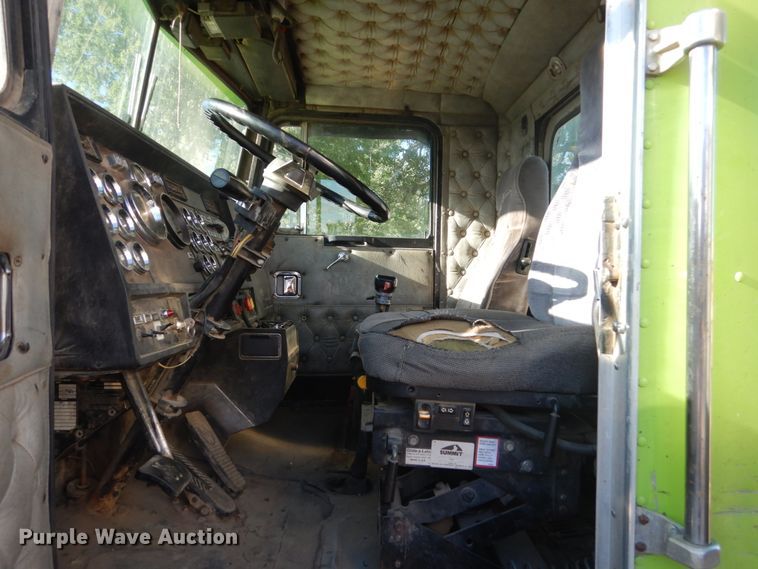 image for item FK9397 1988 Kenworth T600  semi truck