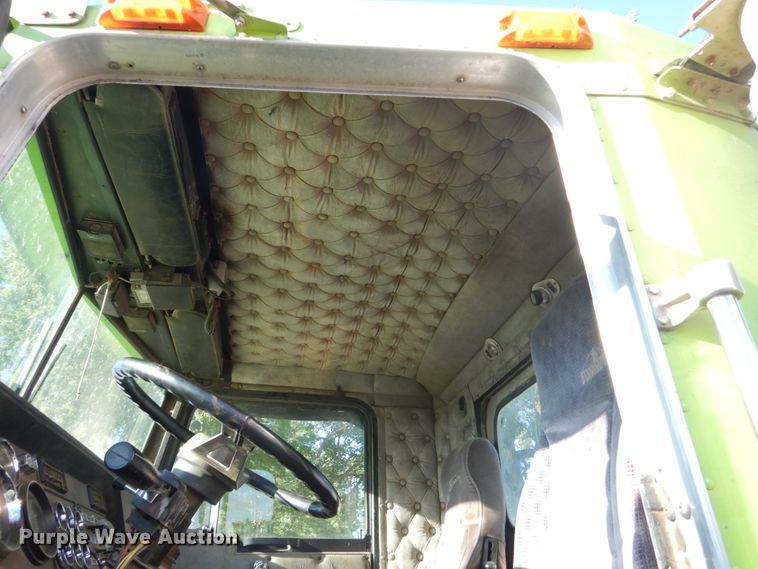 image for item FK9397 1988 Kenworth T600  semi truck