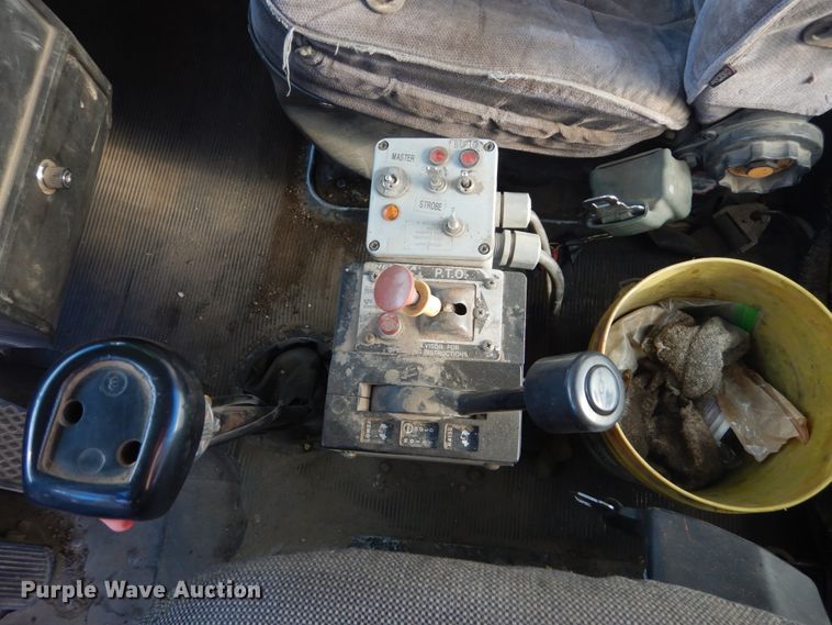 image for item FK9397 1988 Kenworth T600  semi truck