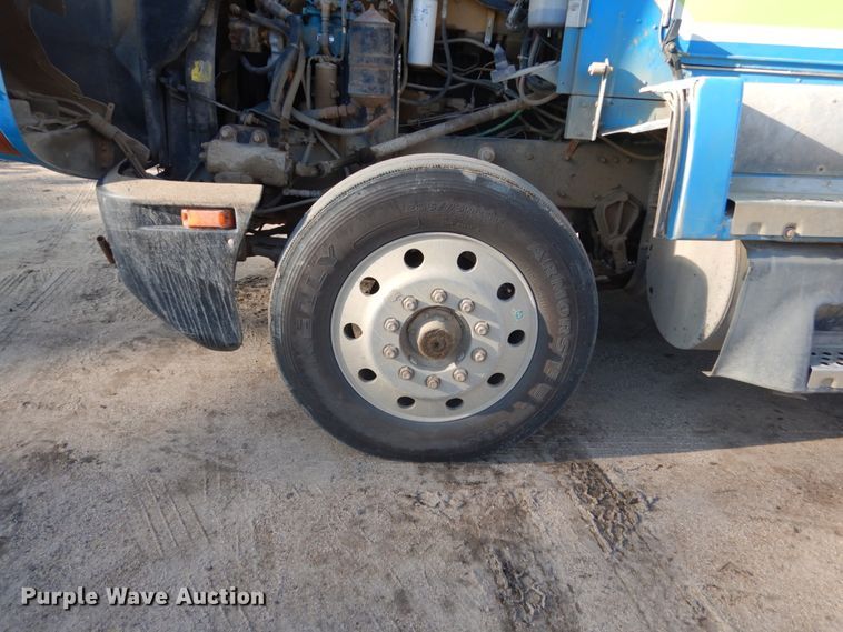 image for item FK9397 1988 Kenworth T600  semi truck